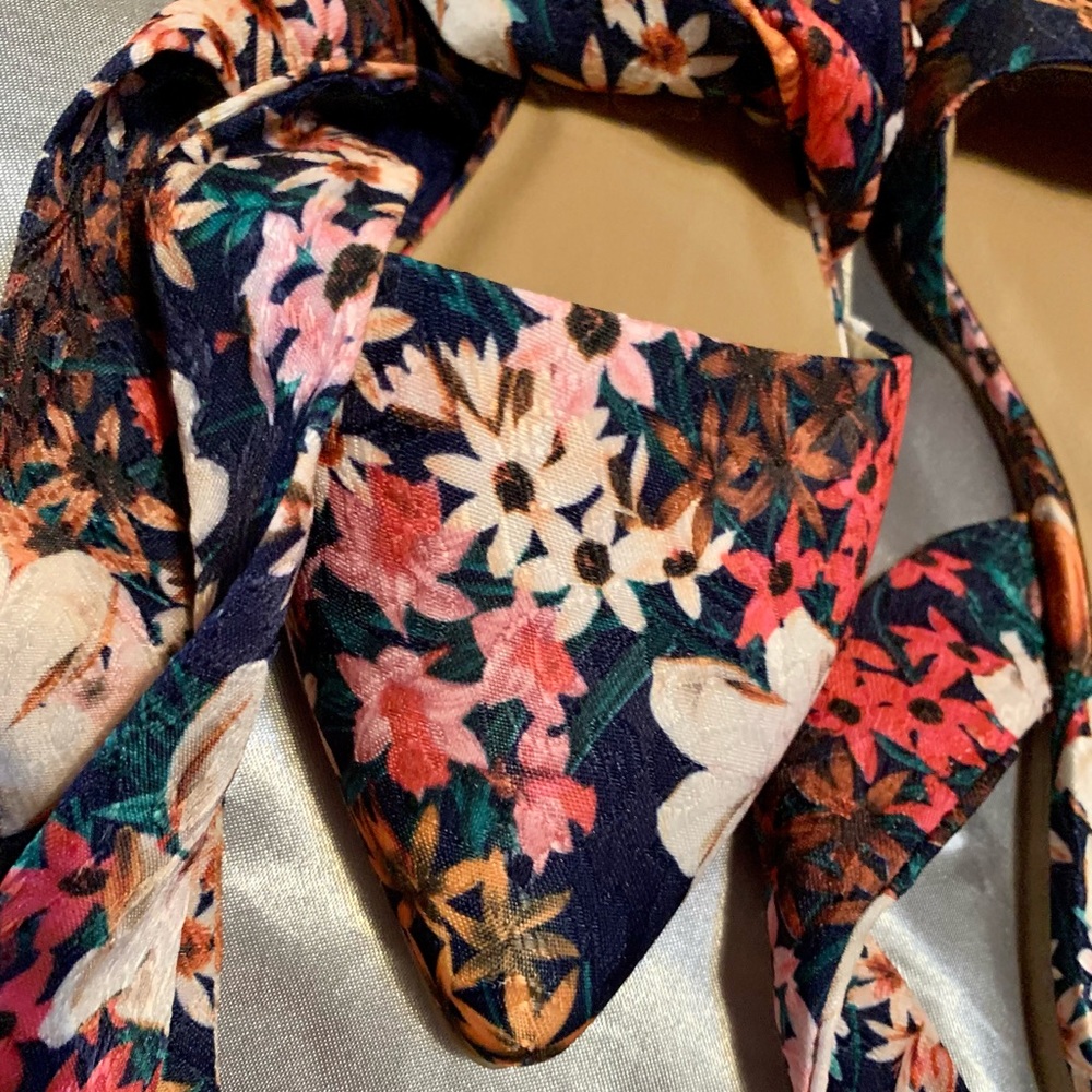 New City Classified Ankle Wrap Floral Sandle (6.5)